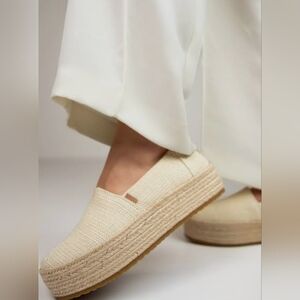 Toms Valencia Canvas Platform Slip-On Espadrilles Size 9 NWOT MSRP $85